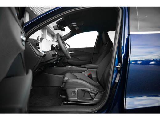 Audi Q3 S edition | Adaptive cruise control | Audi sound system | Cruise control ActivLease financial lease