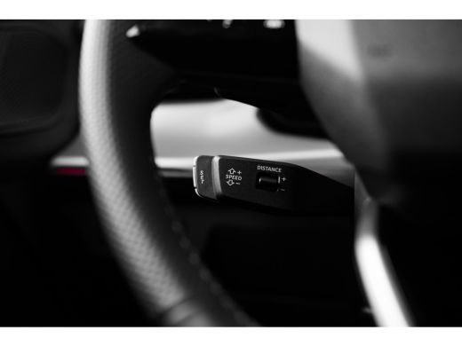 Audi Q3 S edition | Adaptive cruise control | Audi sound system | Cruise control ActivLease financial lease