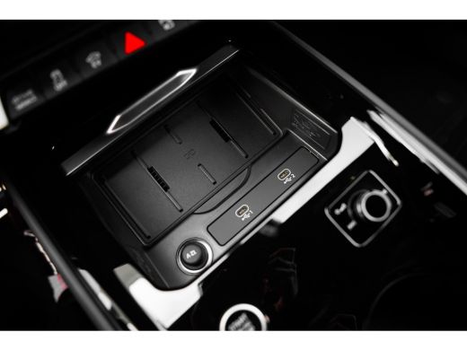 Audi Q3 S edition | Adaptive cruise control | Audi sound system | Cruise control ActivLease financial lease