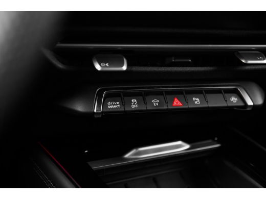 Audi Q3 S edition | Adaptive cruise control | Audi sound system | Cruise control ActivLease financial lease