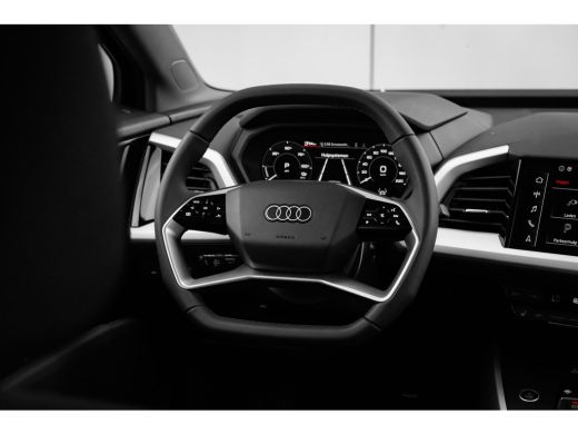 Audi Q4 e-tron Edition | Achterklep, automatisch bedienbaar | Achteruitrijcamera | Adaptive cruise control ActivLease financial lease