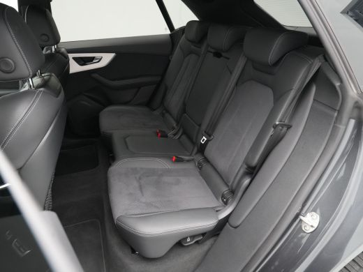 Audi Q8 55 TFSI e quattro 395pk Pro Line S-Line Navigatie Stoelverwarming Luchtvering Carplay 52 ActivLease financial lease