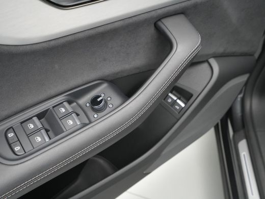 Audi Q8 55 TFSI e quattro 395pk Pro Line S-Line Navigatie Stoelverwarming Luchtvering Carplay 52 ActivLease financial lease