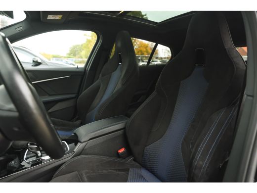 BMW 1 Serie 118i High Executive M Sport Automaat / Panoramadak / Achteruitrijcamera / Comfort Access / Adapti... ActivLease financial lease