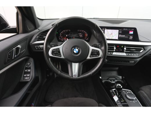 BMW 1 Serie 118i High Executive M Sport Automaat / Panoramadak / Achteruitrijcamera / Comfort Access / Adapti... ActivLease financial lease