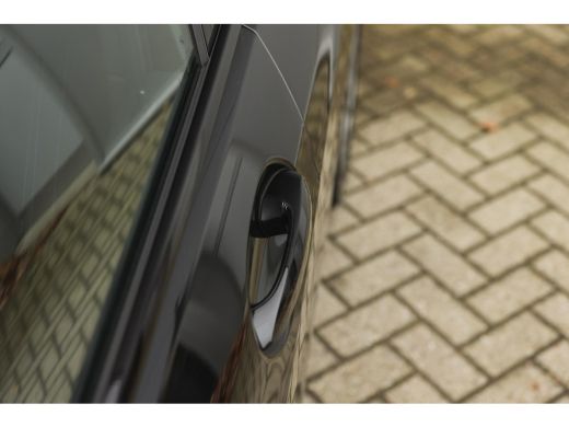 BMW 1 Serie 118i High Executive M Sport Automaat / Panoramadak / Achteruitrijcamera / Comfort Access / Adapti... ActivLease financial lease