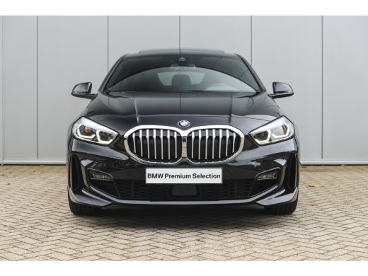 BMW 1 Serie 118i High Executive M Sport Automaat / Panoramadak / Achteruitrijcamera / Comfort Access / Adapti... ActivLease financial lease