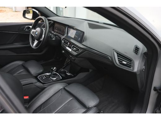 BMW 2 Serie 218i High Executive M Sport Automaat / Panoramadak / Sportstoelen / Achteruitrijcamera / Stuurver... ActivLease financial lease