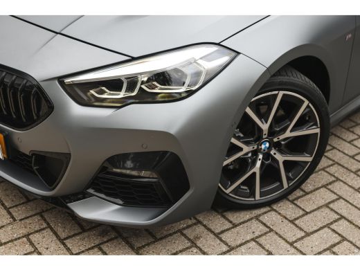 BMW 2 Serie 218i High Executive M Sport Automaat / Panoramadak / Sportstoelen / Achteruitrijcamera / Stuurver... ActivLease financial lease