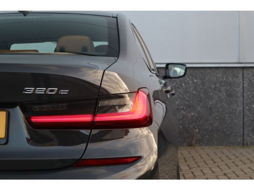 BMW 3 Serie M-Sport M Schaalstoelen / Dravit Grau / HiFi / Camera / ActivLease financial lease