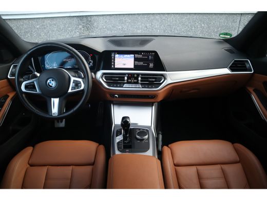 BMW 3 Serie M-Sport M Schaalstoelen / Dravit Grau / HiFi / Camera / ActivLease financial lease