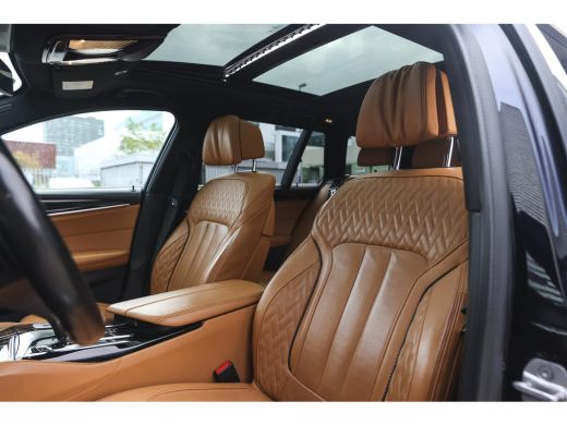 BMW 5 Serie Touring 530e High Executive M Sport Automaat / Panoramadak / Trekhaak / Stoelventilatie / Soft-Cl... ActivLease financial lease