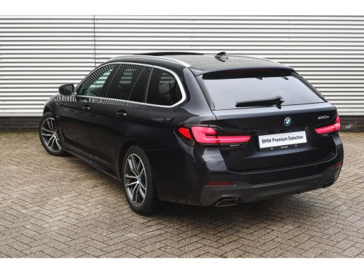 BMW 5 Serie Touring 530e High Executive M Sport Automaat / Panoramadak / Trekhaak / Stoelventilatie / Soft-Cl... ActivLease financial lease