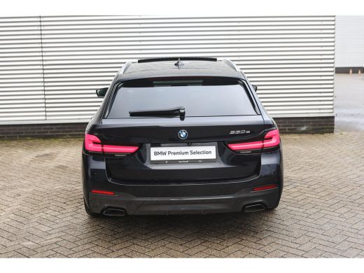 BMW 5 Serie Touring 530e High Executive M Sport Automaat / Panoramadak / Trekhaak / Stoelventilatie / Soft-Cl... ActivLease financial lease