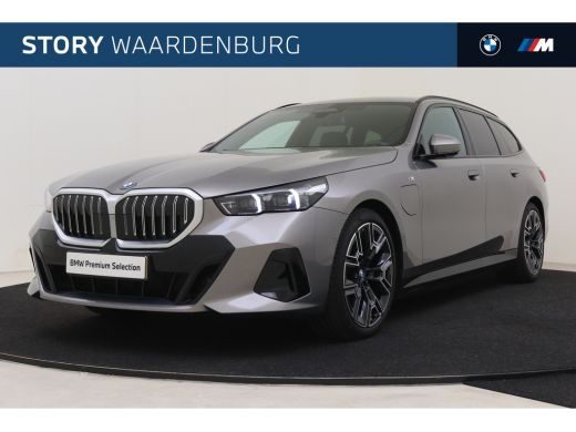 BMW 5 Serie Touring 530e M Sport Automaat / Trekhaak / Achteruitrijcamera / Comfort Access / Adaptieve LED / ... BMW 5 Serie Touring 530e M Sport Automaat / Trekhaak / Achteruitrijcamera / Comfort Access / Adaptieve LED / ...