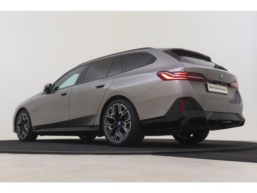 BMW 5 Serie Touring 530e M Sport Automaat / Trekhaak / Achteruitrijcamera / Comfort Access / Adaptieve LED / ... ActivLease financial lease