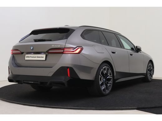BMW 5 Serie Touring 530e M Sport Automaat / Trekhaak / Achteruitrijcamera / Comfort Access / Adaptieve LED / ... ActivLease financial lease