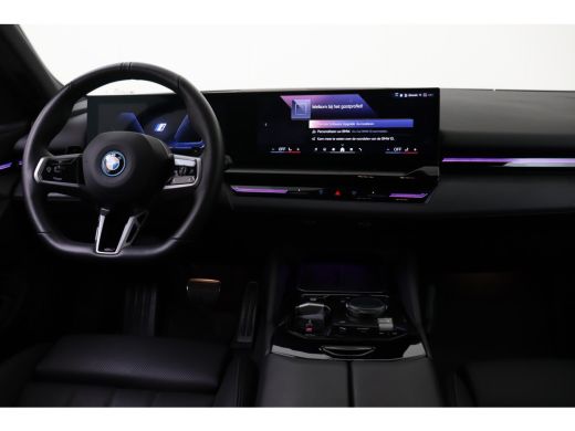 BMW 5 Serie Touring 530e M Sport Automaat / Trekhaak / Achteruitrijcamera / Comfort Access / Adaptieve LED / ... ActivLease financial lease