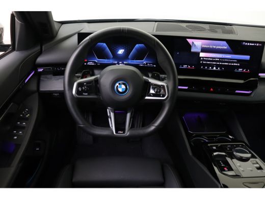 BMW 5 Serie Touring 530e M Sport Automaat / Trekhaak / Achteruitrijcamera / Comfort Access / Adaptieve LED / ... ActivLease financial lease