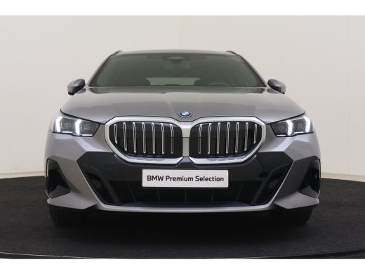 BMW 5 Serie Touring 530e M Sport Automaat / Trekhaak / Achteruitrijcamera / Comfort Access / Adaptieve LED / ... ActivLease financial lease