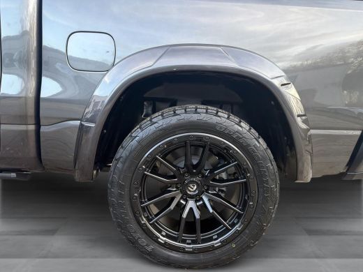 Dodge Ram 1500 1500 5.7 V8 4x4 Crew Cab Sport | Incl. Tonneau cover | Special striping| Wide boddy | Fuell velge... ActivLease financial lease