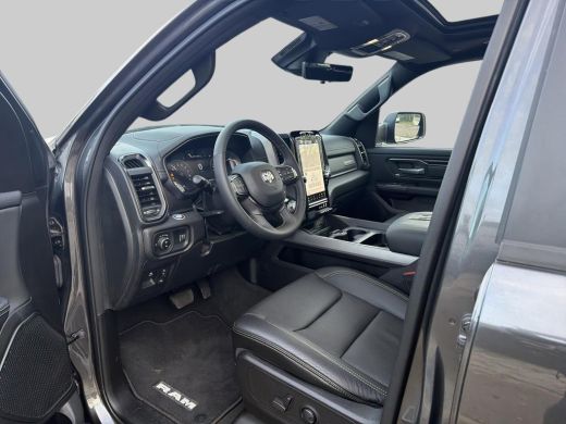 Dodge Ram 1500 1500 5.7 V8 4x4 Crew Cab Sport | Incl. Tonneau cover | Special striping| Wide boddy | Fuell velge... ActivLease financial lease