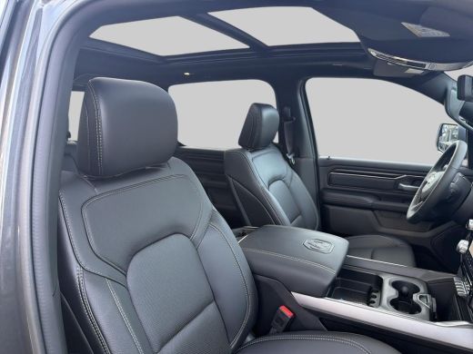 Dodge Ram 1500 1500 5.7 V8 4x4 Crew Cab Sport | Incl. Tonneau cover | Special striping| Wide boddy | Fuell velge... ActivLease financial lease