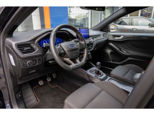 Ford Focus 1.0 EcoBoost Hybrid ST Line X Business | Trekhaak | Camera | Stoel/stuur/voorruit verwarming | Ap... ActivLease financial lease