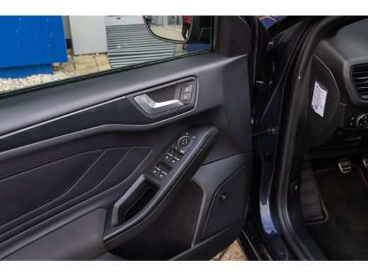 Ford Focus 1.0 EcoBoost Hybrid ST Line X Business | Trekhaak | Camera | Stoel/stuur/voorruit verwarming | Ap... ActivLease financial lease