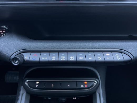 Jeep Avenger Longitude 54 kWh Climate | Cruise | Apple Carplay/Android Auto | DAB | LED | Apple Carplay/Androi... ActivLease financial lease