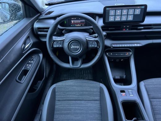 Jeep Avenger Longitude 54 kWh Climate | Cruise | Apple Carplay/Android Auto | DAB | LED | Apple Carplay/Androi... ActivLease financial lease