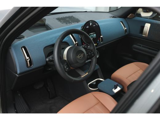 Mini Countryman E / Favoured Trim / Pakket XL / 18" Asteroid Spoke vibrant silver ActivLease financial lease