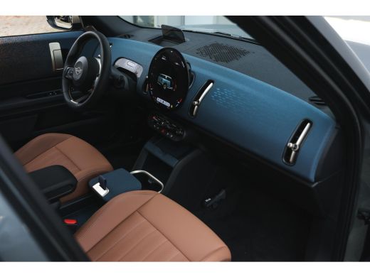 Mini Countryman E / Favoured Trim / Pakket XL / 18" Asteroid Spoke vibrant silver ActivLease financial lease