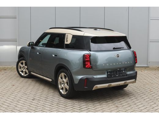 Mini Countryman E / Favoured Trim / Pakket XL / 18" Asteroid Spoke vibrant silver ActivLease financial lease