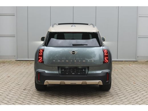 Mini Countryman E / Favoured Trim / Pakket XL / 18" Asteroid Spoke vibrant silver ActivLease financial lease