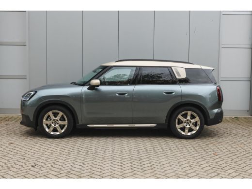 Mini Countryman E / Favoured Trim / Pakket XL / 18" Asteroid Spoke vibrant silver ActivLease financial lease