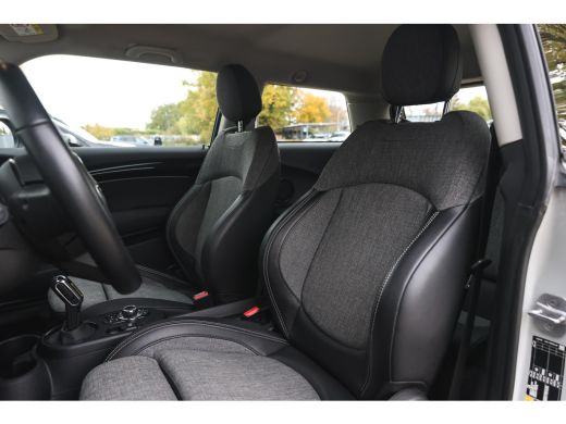 Mini Electric Classic / Sportstoelen / Achteruitrijcamera / LED / Airconditioning / Cruise Control / PDC ActivLease financial lease