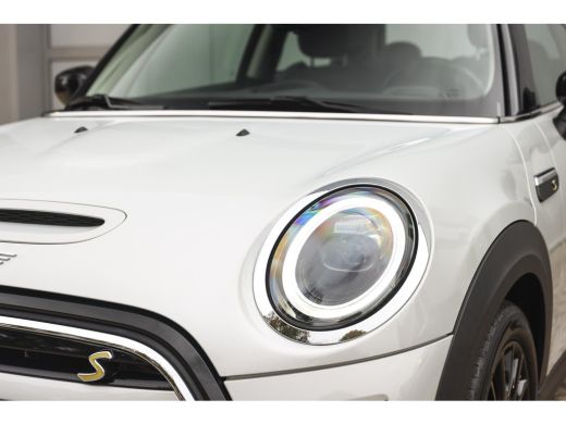 Mini Electric Classic / Sportstoelen / Achteruitrijcamera / LED / Airconditioning / Cruise Control / PDC ActivLease financial lease