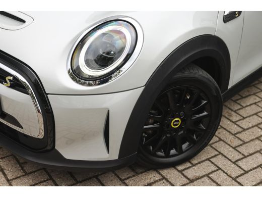 Mini Electric Classic / Sportstoelen / Achteruitrijcamera / LED / Airconditioning / Cruise Control / PDC ActivLease financial lease