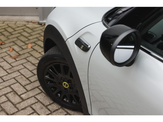 Mini Electric Classic / Sportstoelen / Achteruitrijcamera / LED / Airconditioning / Cruise Control / PDC ActivLease financial lease