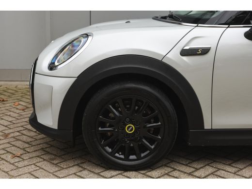 Mini Electric Classic / Sportstoelen / Achteruitrijcamera / LED / Airconditioning / Cruise Control / PDC ActivLease financial lease