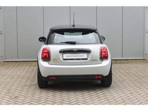 Mini Electric Classic / Sportstoelen / Achteruitrijcamera / LED / Airconditioning / Cruise Control / PDC ActivLease financial lease