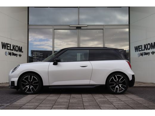 Mini Electric Cooper SE / John Cooper Works / Pakket M / 18" JCW Lap Spoke 2-tone ActivLease financial lease