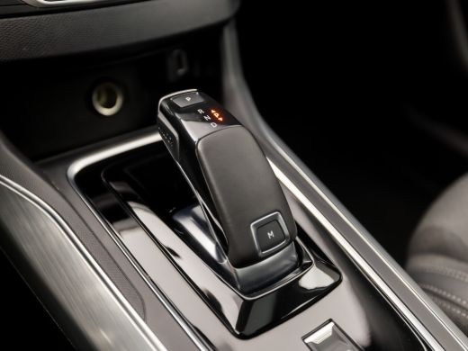 Peugeot 308 SW 1.2 PureTech Sport Automaat (PANORAMADAK, APPLE CARPLAY, GROOT NAVI, LEDER, 360 CAMERA, SPORTS... ActivLease financial lease