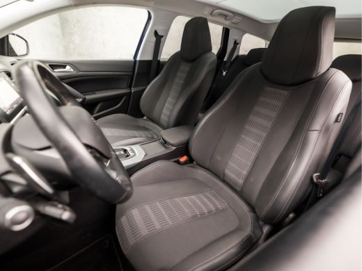 Peugeot 308 SW 1.2 PureTech Sport Automaat (PANORAMADAK, APPLE CARPLAY, GROOT NAVI, LEDER, 360 CAMERA, SPORTS... ActivLease financial lease