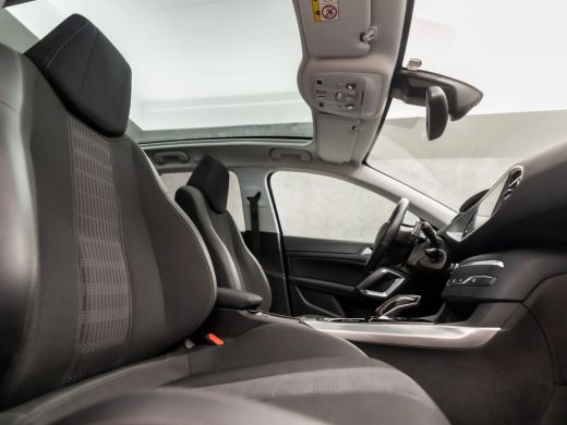 Peugeot 308 SW 1.2 PureTech Sport Automaat (PANORAMADAK, APPLE CARPLAY, GROOT NAVI, LEDER, 360 CAMERA, SPORTS... ActivLease financial lease