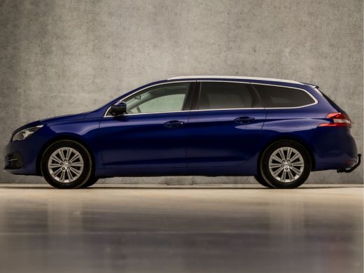 Peugeot 308 SW 1.2 PureTech Sport Automaat (PANORAMADAK, APPLE CARPLAY, GROOT NAVI, LEDER, 360 CAMERA, SPORTS... ActivLease financial lease