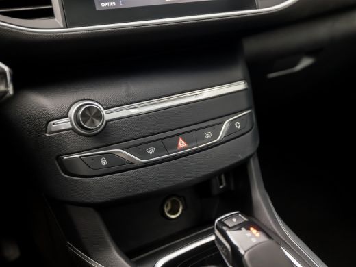 Peugeot 308 SW 1.2 PureTech Sport Automaat (PANORAMADAK, APPLE CARPLAY, GROOT NAVI, LEDER, 360 CAMERA, SPORTS... ActivLease financial lease