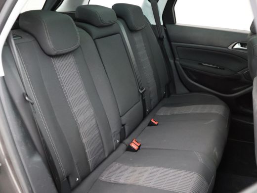 Peugeot 308 SW 1.5 BLUEHDI 130 PK PREMIUM *BTW* + TREKHAAK | PANORAMA | CAMERA | APPEL CARPLAY ActivLease financial lease