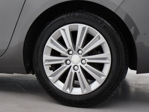 Peugeot 308 SW 1.5 BLUEHDI 130 PK PREMIUM *BTW* + TREKHAAK | PANORAMA | CAMERA | APPEL CARPLAY ActivLease financial lease